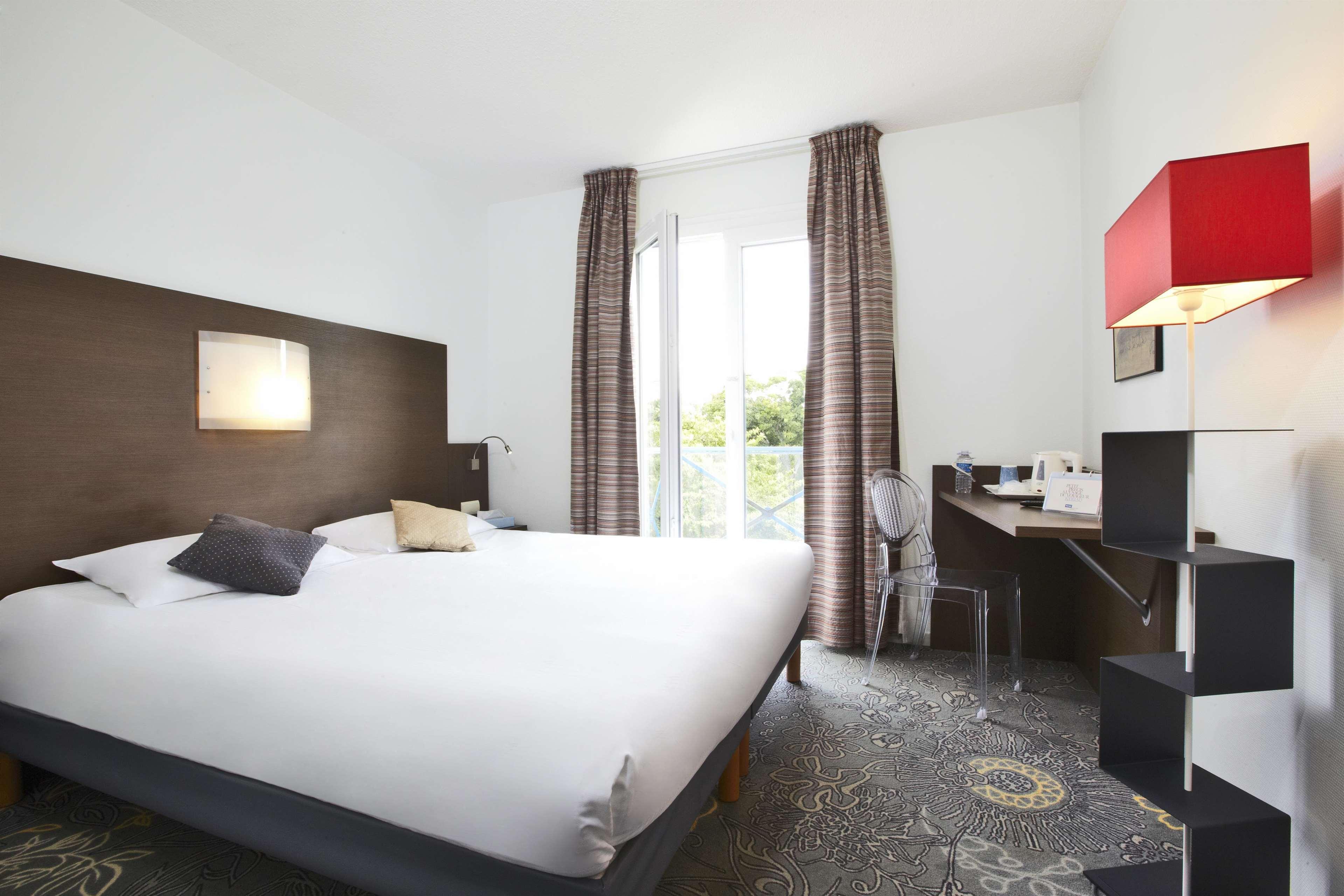 Hotel Kyriad La Rochelle Centre Ville Exterior photo