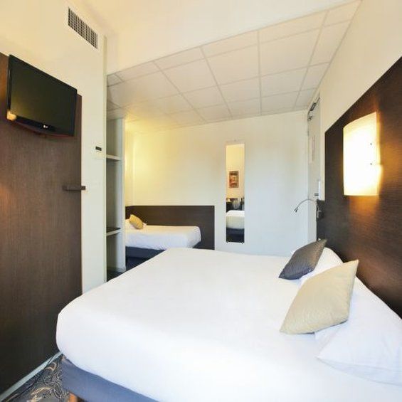 Hotel Kyriad La Rochelle Centre Ville Exterior photo